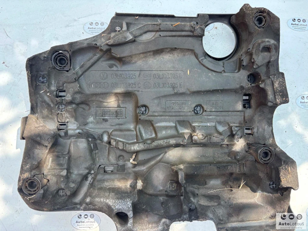 Kryt motoru Škoda 03L103925E