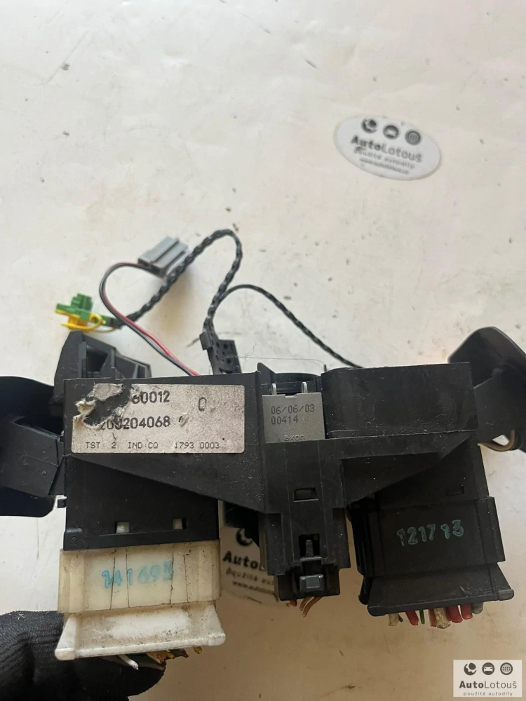 Páčky pod volant Renault 8200204068 61760012