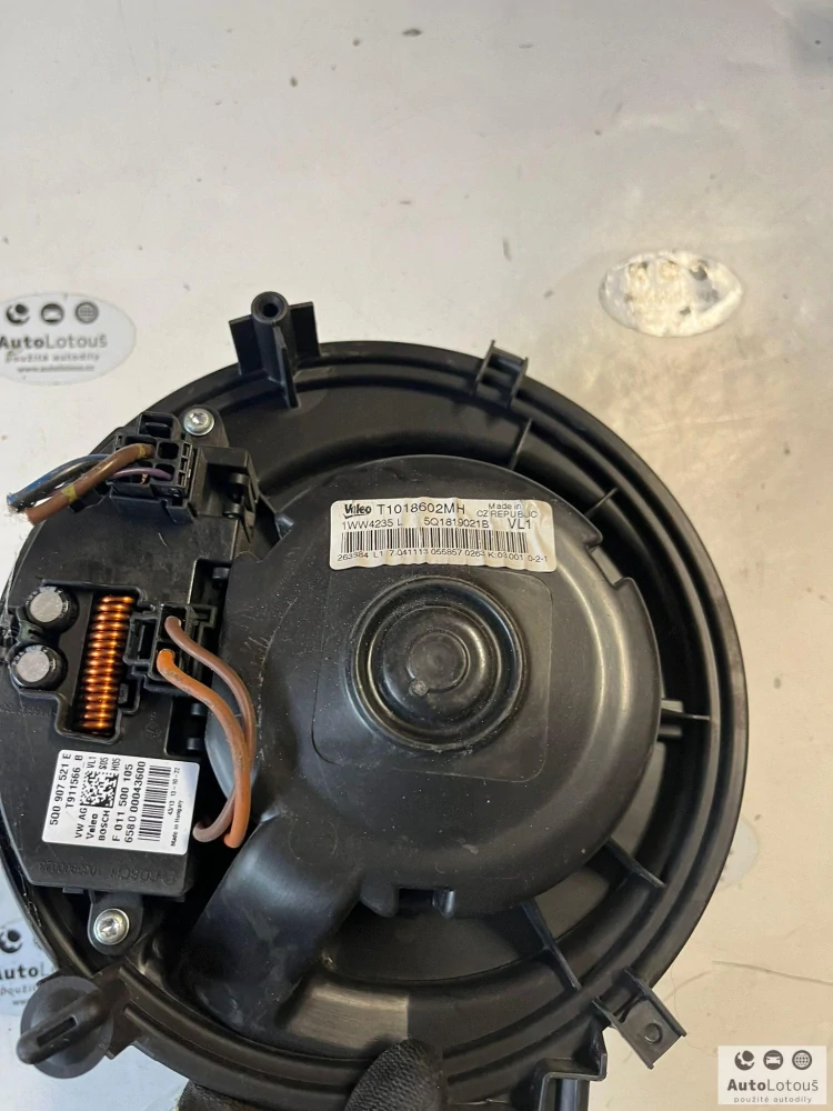 Ventilátor topení 5Q1819021B
