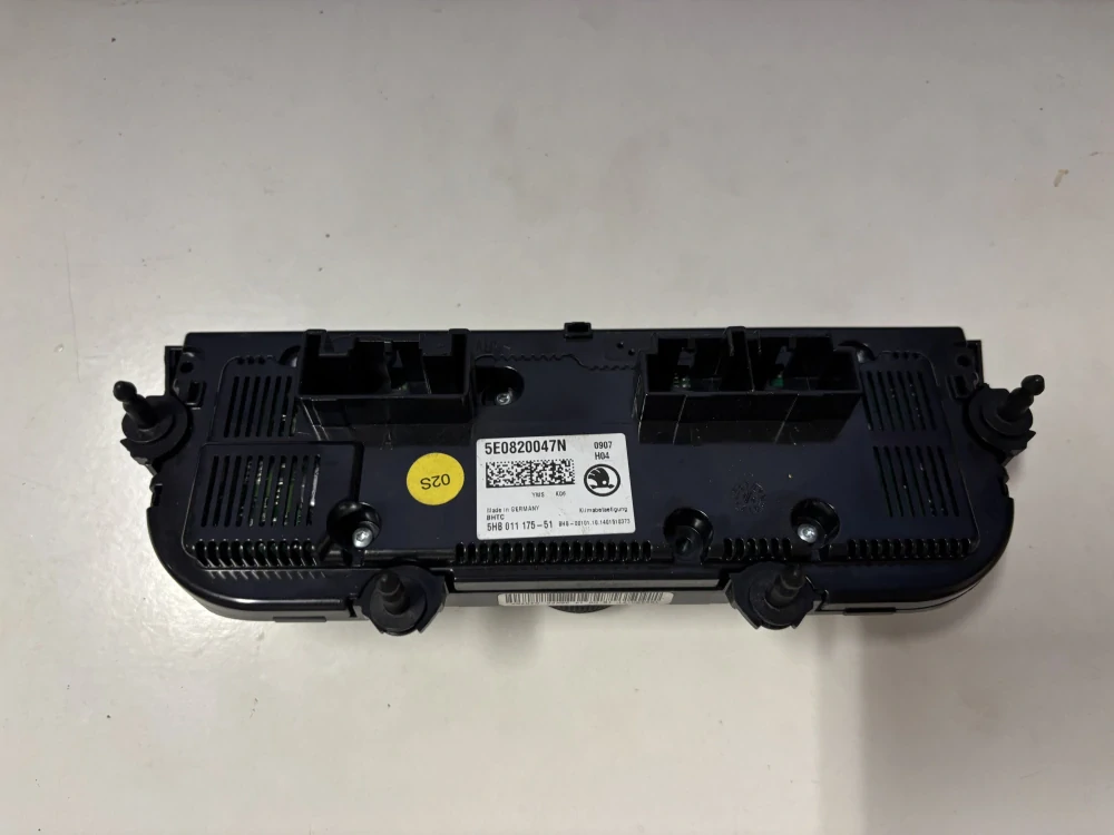 Panel klimatizace Škoda Octavia III 5E0820047N