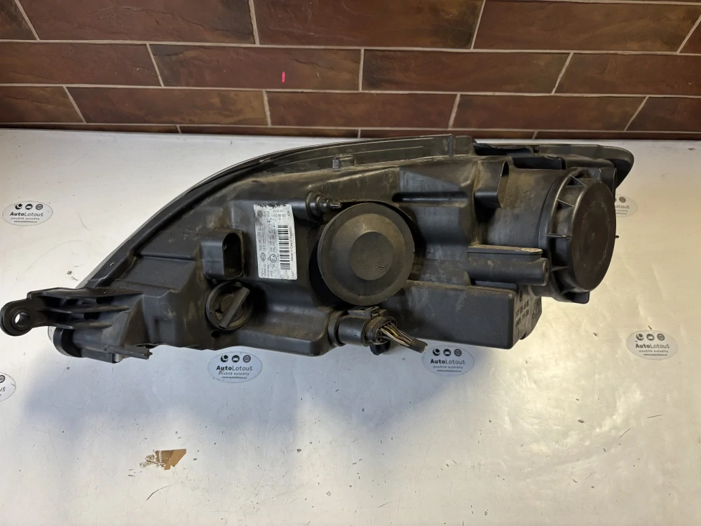 Pravý přední světlomet VW Golf Plus 5M Lift 09– 5M1941006G