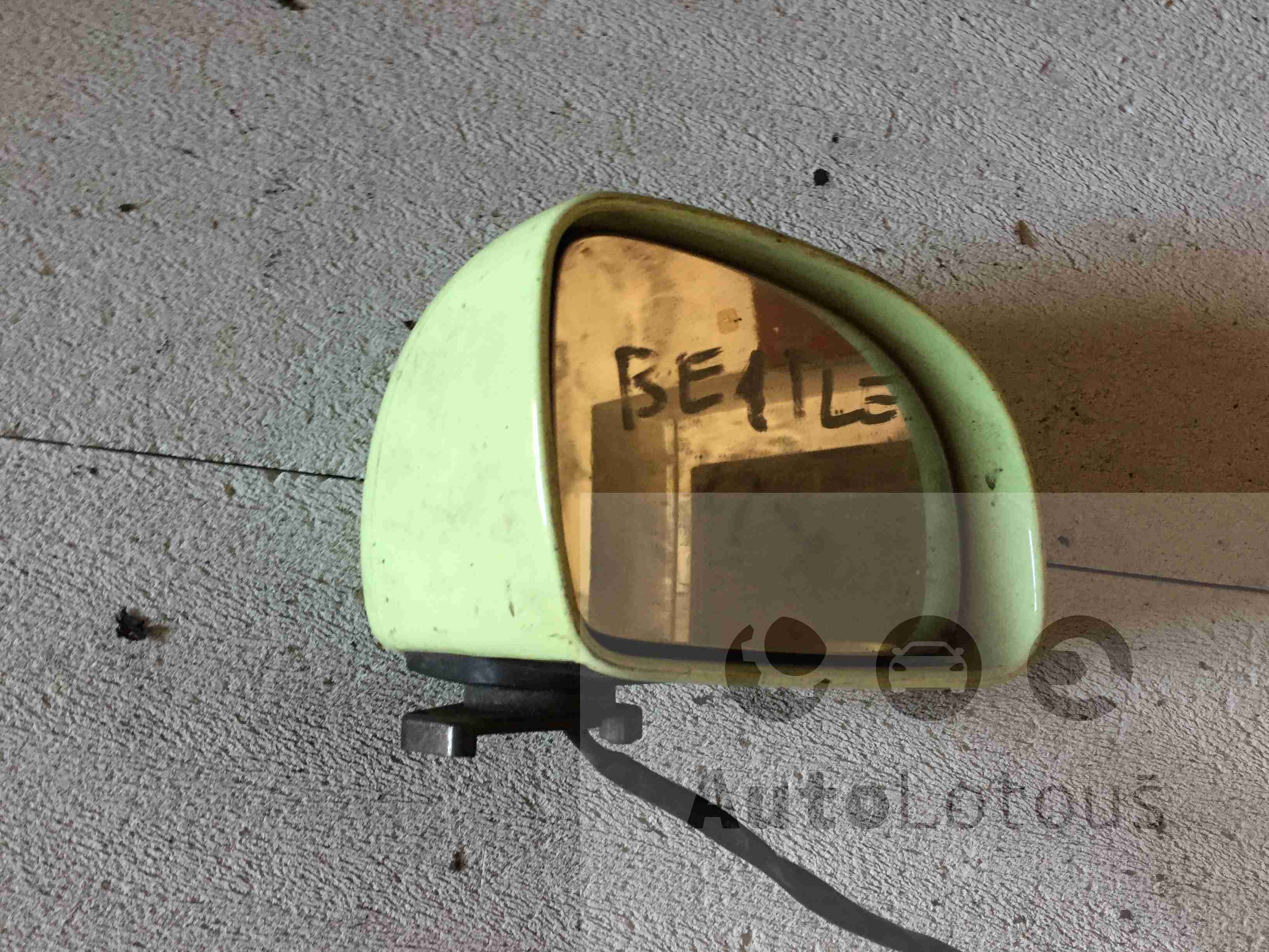 Pravé zrcátko VW New Beetle