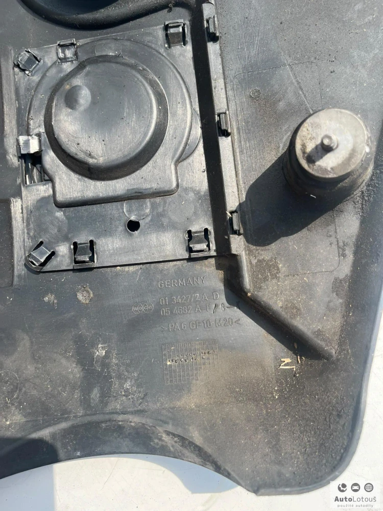 Kryt motoru Audi 054682AF 013427/2AD