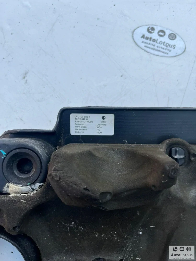 Kryt motoru Škoda 04L103925T