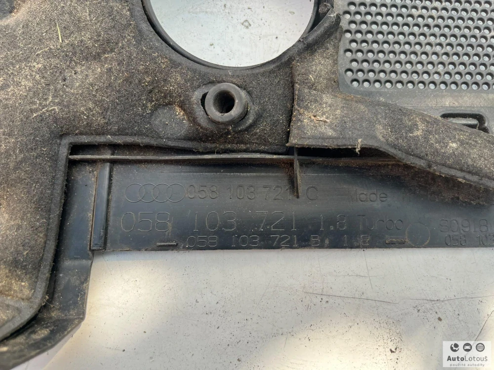Kryt motoru Audi 058103721