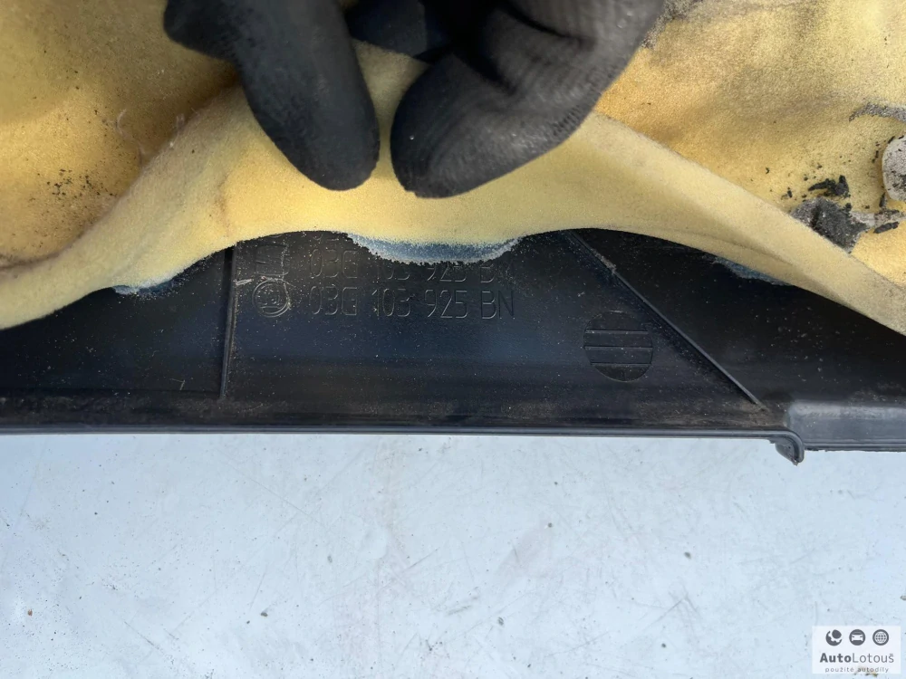 Kryt motoru Škoda 03G103925BN