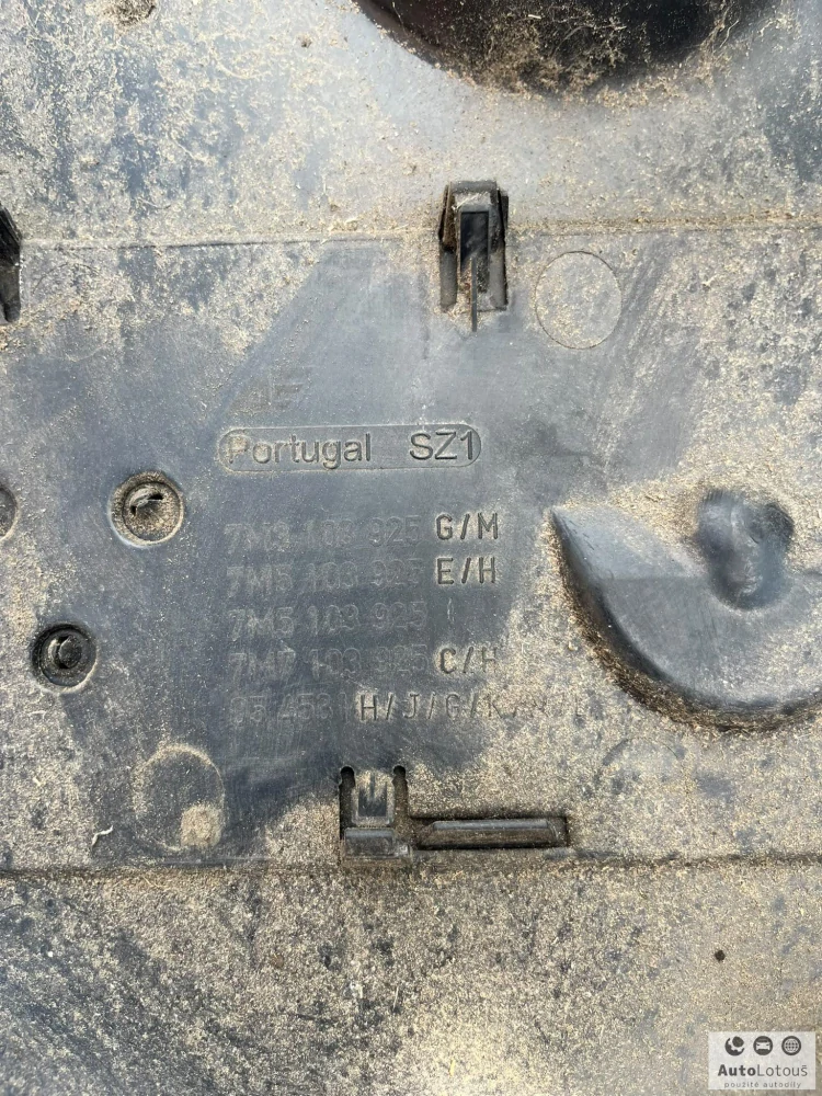 Kryt motoru VW 7M3103925G/M 7M5103925