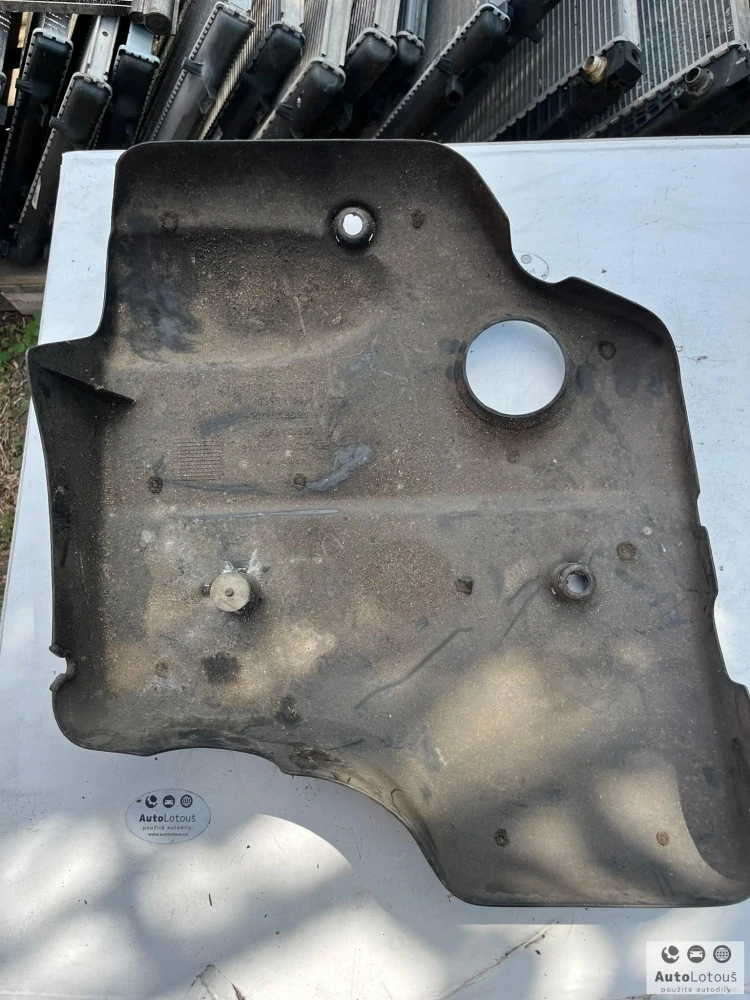 Kryt motoru VW TDI 028103935F