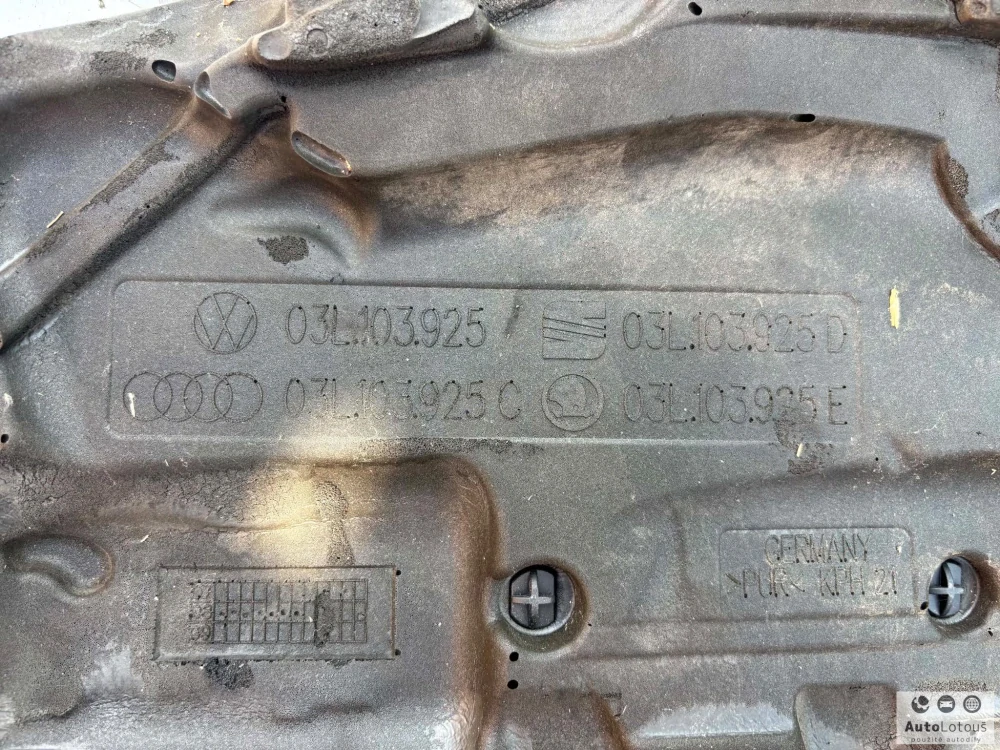 Kryt motoru Škoda 03L103925E