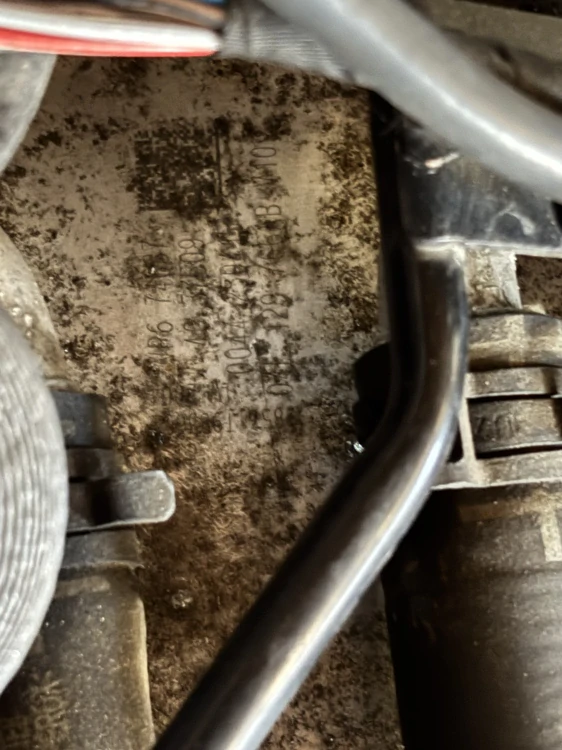 sací potrubí chladič vzduchu VW ŠKODA 04L129766AB 04L129711AC