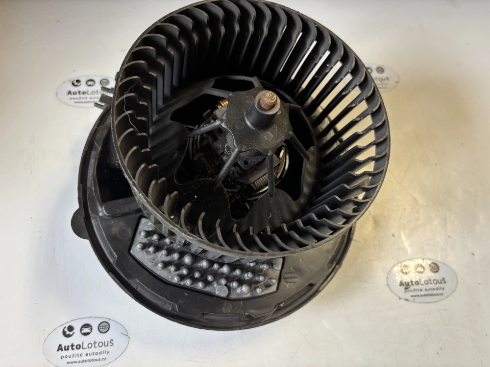5Q1819021B 5Q0907521C Ventilátor topení s regulátorem Škoda Octavia 3, Golf 7