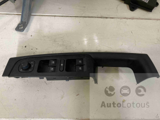 Madlo dveří řidiče ovladač stahování oken Škoda Superb II 3T0867197
