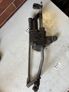 Motorek předních stěračů a mechanismus táhla stěračů Volkswagen Passat B7 3AA 3AB955419 3AB955023