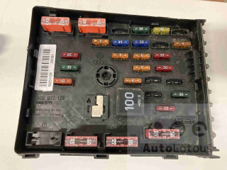 Pojistkový blok 3C0937125 3C0 937 125 pro motorový prostor VW Passat B6