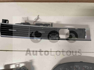 Audi a6/c6/4f výdech topení střed 4F1820951F