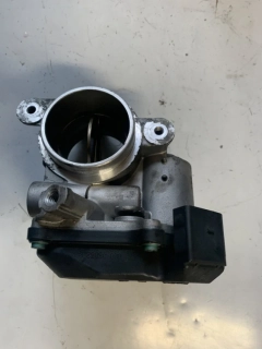 Škrtící klapka Škoda 04L128063T 1,6tdi CLH 77kw