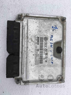 Řídící jednotka motoru VW Golf Bora (J1) 06A906032HN 06A 906 032 HN 0261207440 0 261 207 440