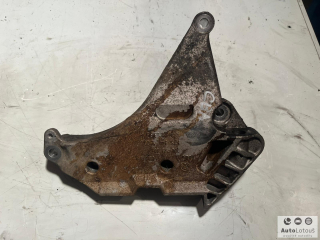 Držák motoru VW Touran VW Passat 2,0 TDI 03L199207