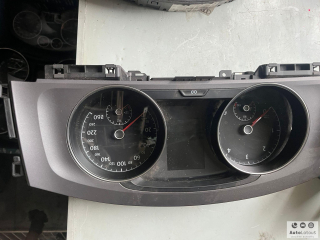 Budíky VW 5G0920861A