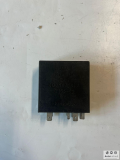 Relé 397 Audi 8D0907701A