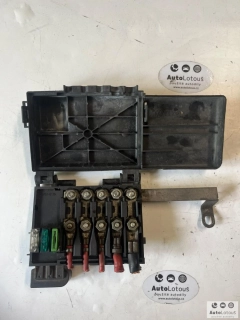 Pojistková skříňka 1J0937550A