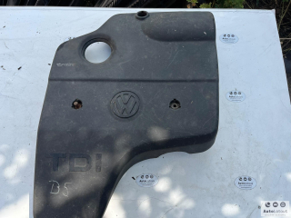 Kryt motoru VW Passat 028103935C